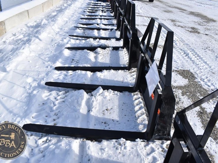 agt-industrial-pallet-fork-attachment-41850-image-2