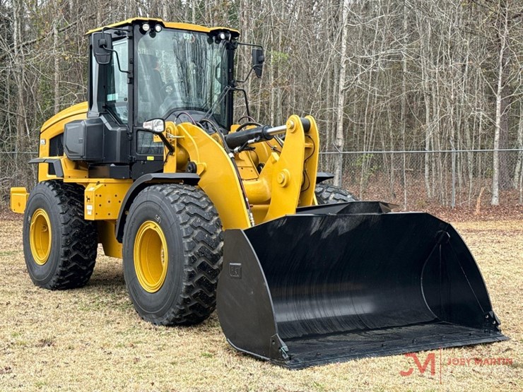 2026-caterpillar-926-image-1