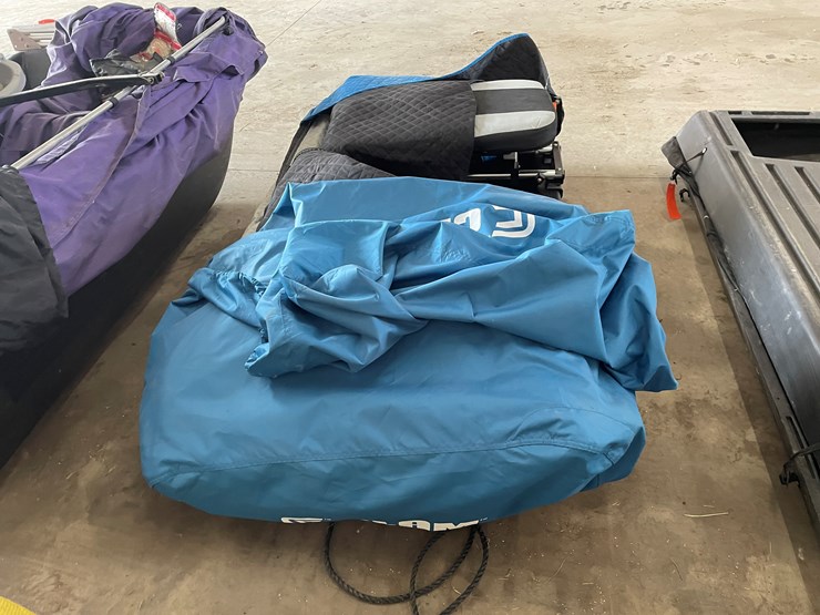 #7636-•-nanook-thermal-ice-fishing-shack-image-5