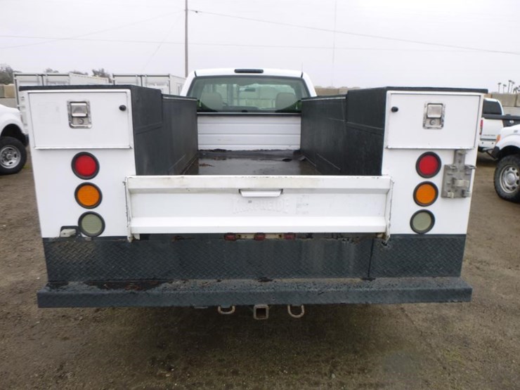 2007-chevrolet-3500-image-16