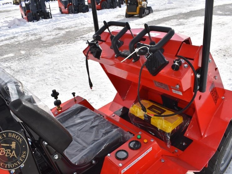 agt-industrial-mini-skid-steer-41822-image-13