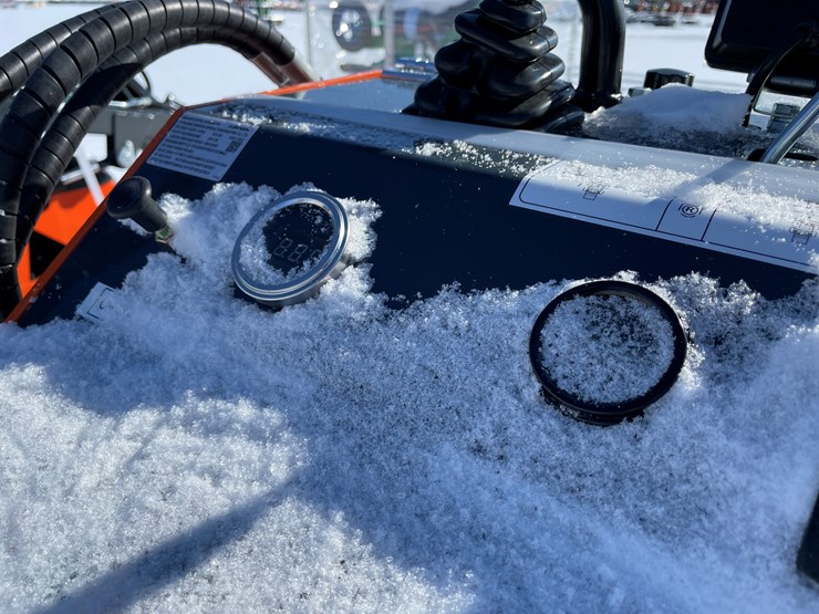 #5413-•-2025-ats-mini-skid-steer-loader-t460-image-15