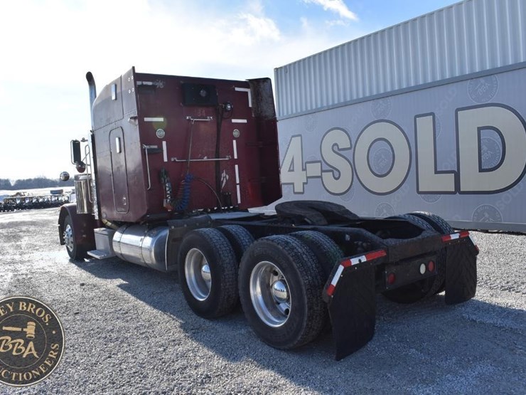 2004-peterbilt-379-image-8