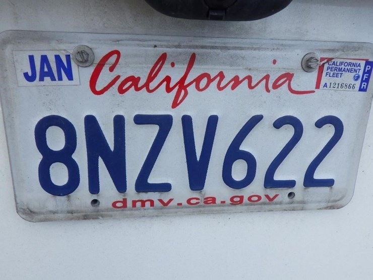 2020-ford-explorer-image-17