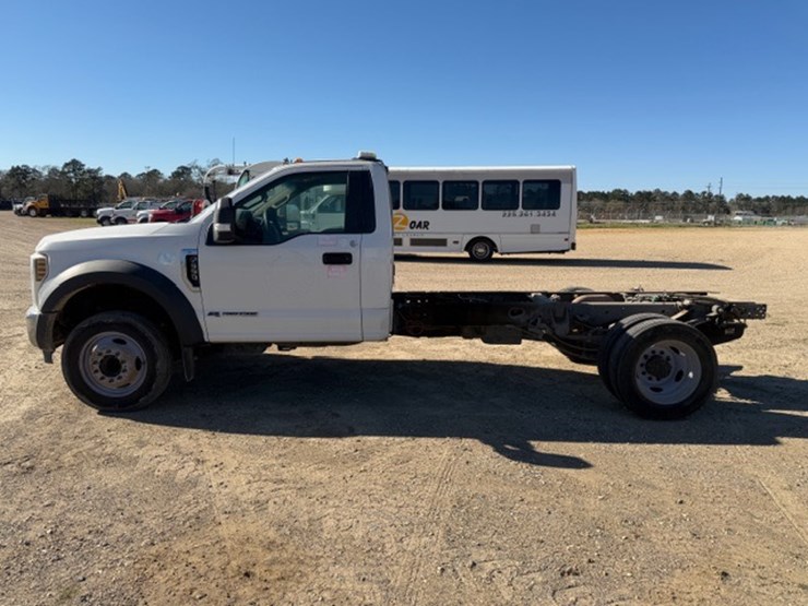 2018-ford-f550-image-5