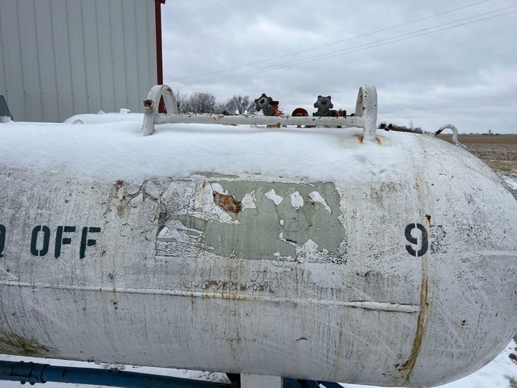 1000-gal.-nh3-tank-on-gear-(on-site)-image-6