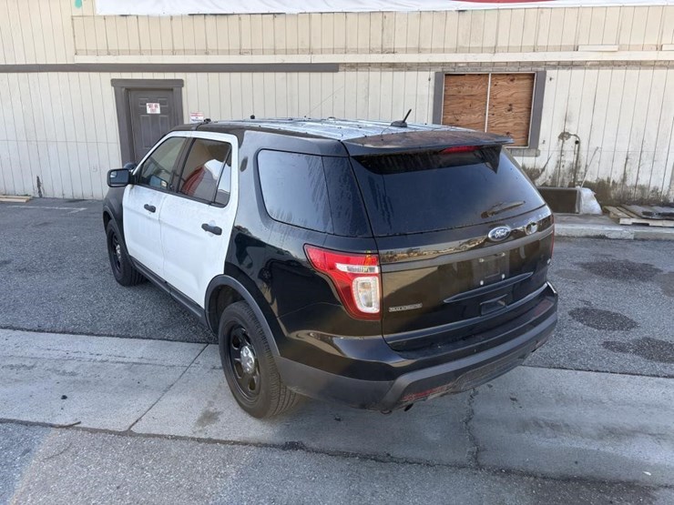 2015-ford-explorer-image-3