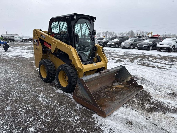 2023-caterpillar-226-image-5