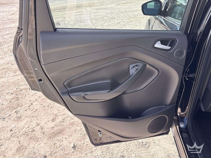 2017-ford-escape-image-24