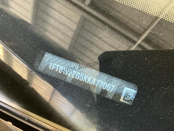 2019-ford-transit-image-16