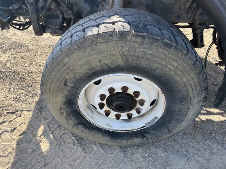 2005-sterling-l9500-image-12