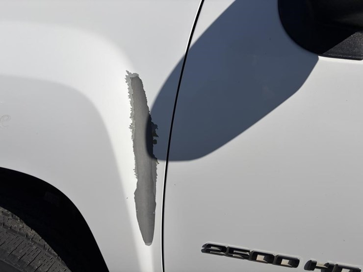 2011-chevrolet-2500-image-35