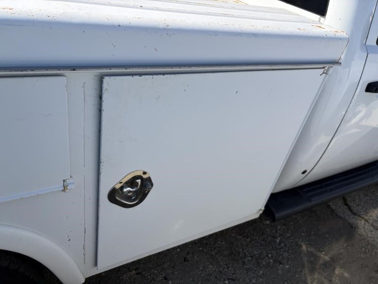 2011-chevrolet-2500-image-26