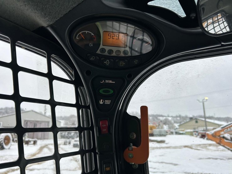 2020-bobcat-t595-image-21