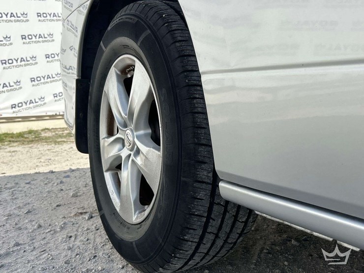 2014-nissan-quest-image-25