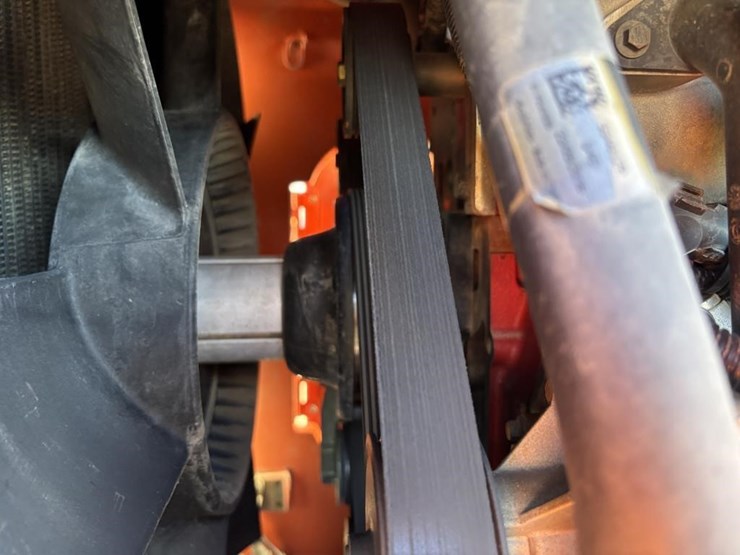 2017-jlg-8042-image-40