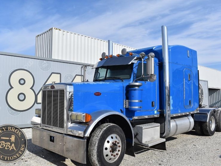 2007-peterbilt-379-image-3