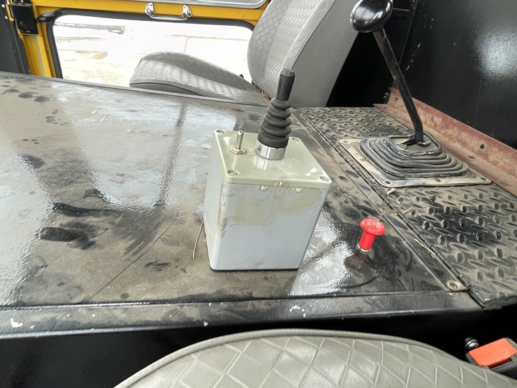 #7566-•-bombardier-snowcat-image-38