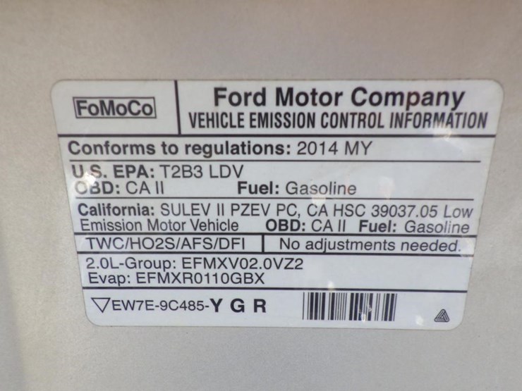 2014-ford-focus-sedan-image-12