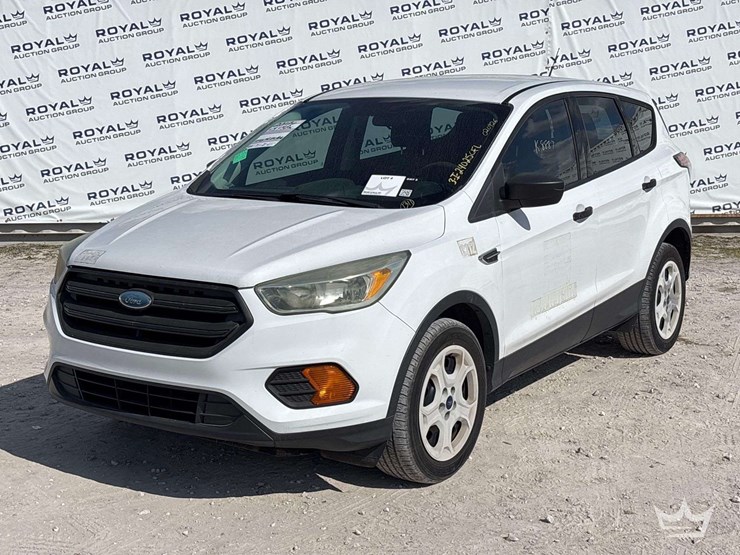 2017-ford-escape-image-1