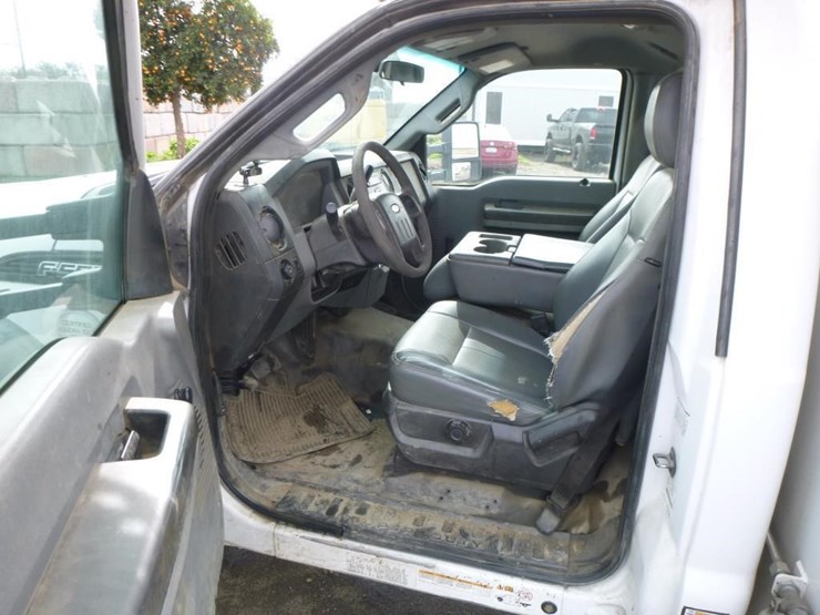 2013-ford-f550-image-6