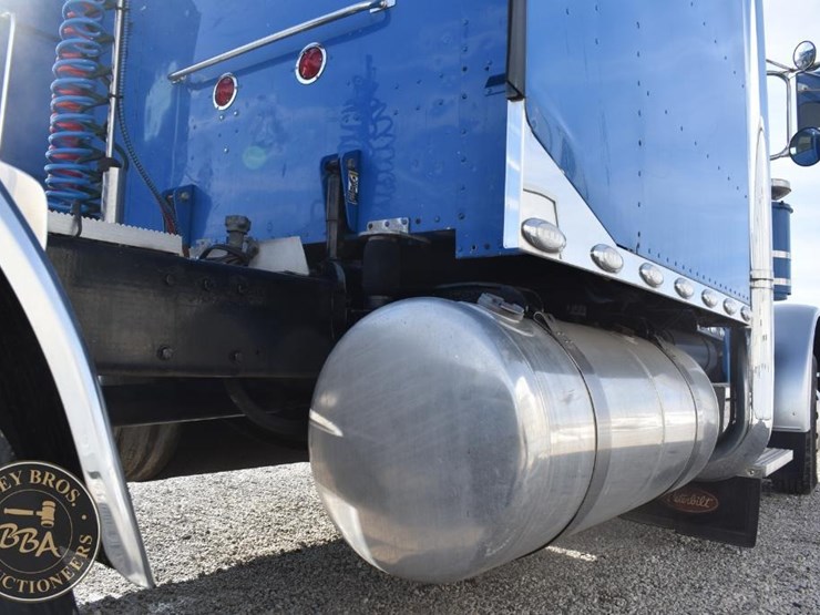2007-peterbilt-379-image-23
