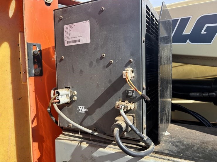 2007-jlg-e300aj-image-22