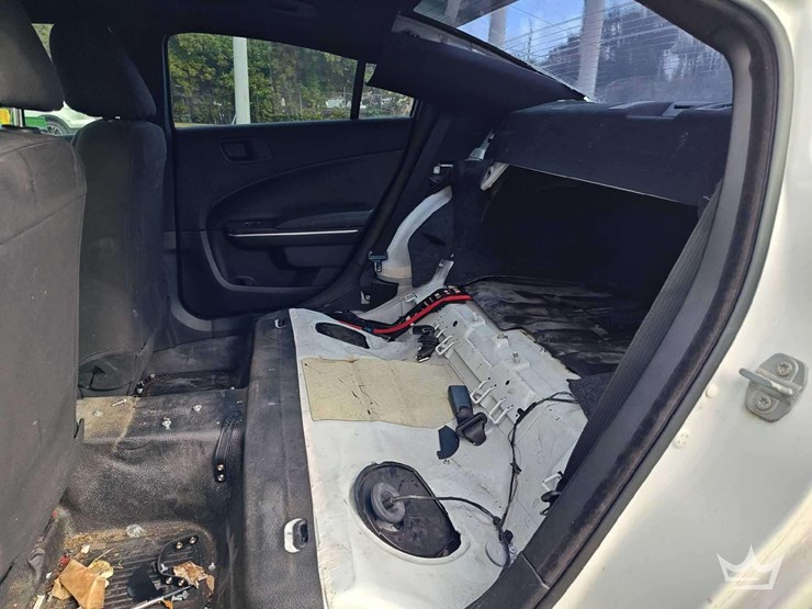 2017-dodge-charger-sedan-image-11