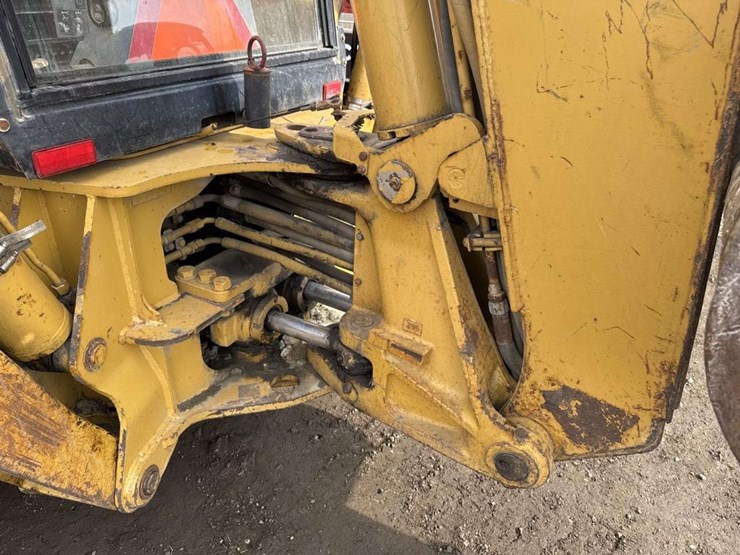 caterpillar-426c-image-22