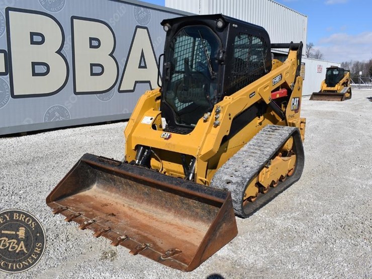 2022-caterpillar-259d3-image-2