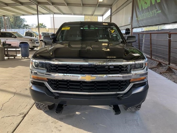 2018-chevrolet-silverado-1500-image-3