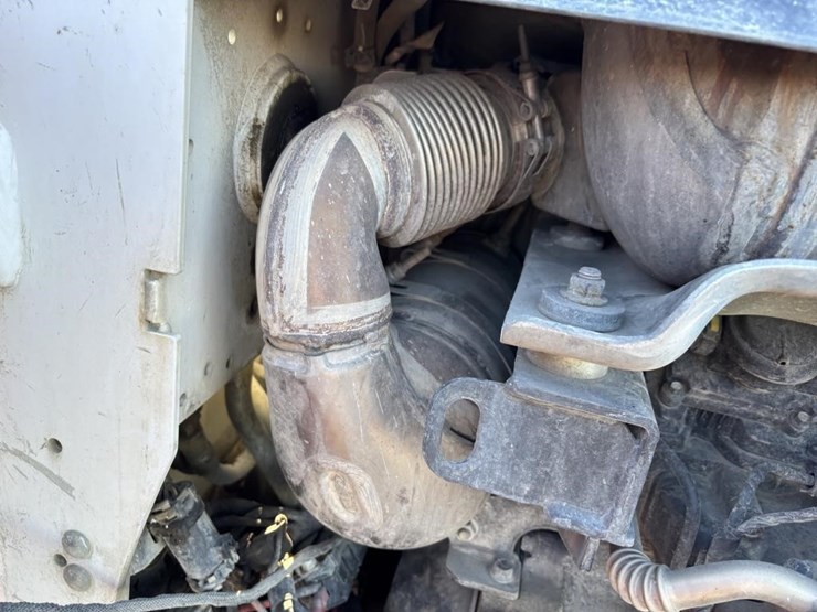 2019-bobcat-t770-image-33