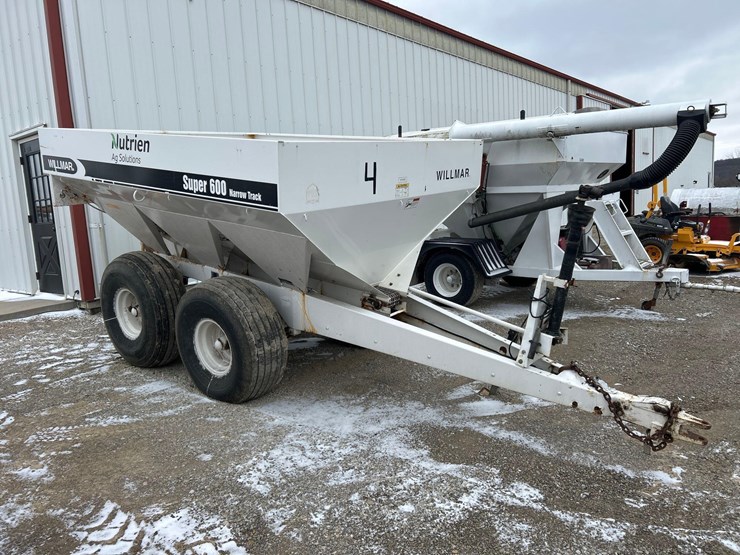 willmar-super-600-spreader-image-3