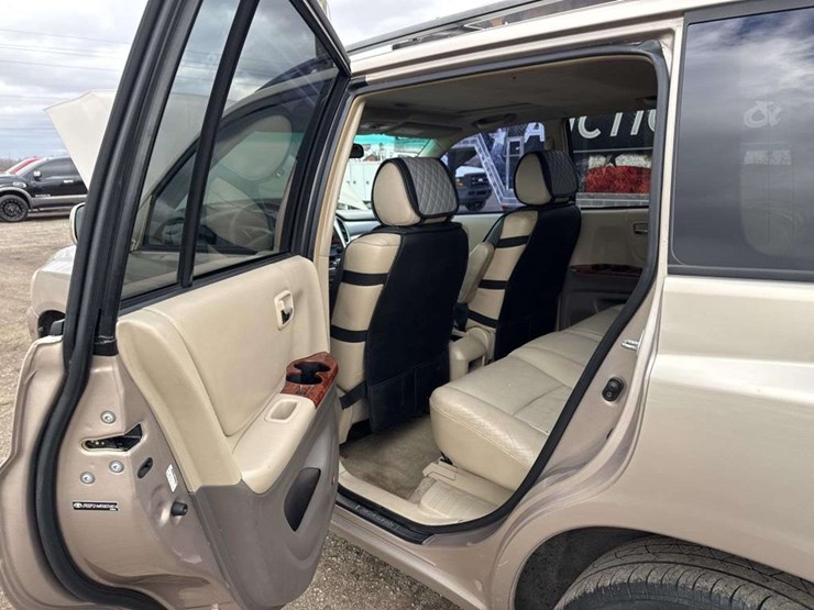 2005-toyota-highlander-image-13