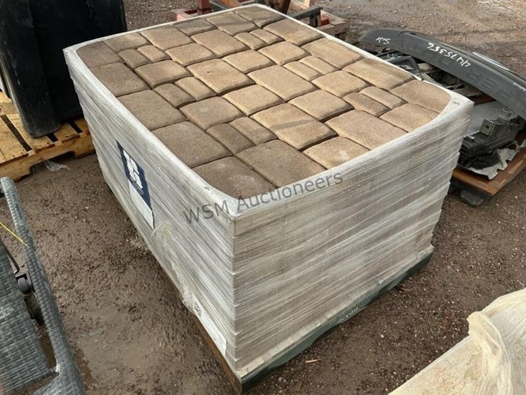 pallet-of-stone-pavers-image-4