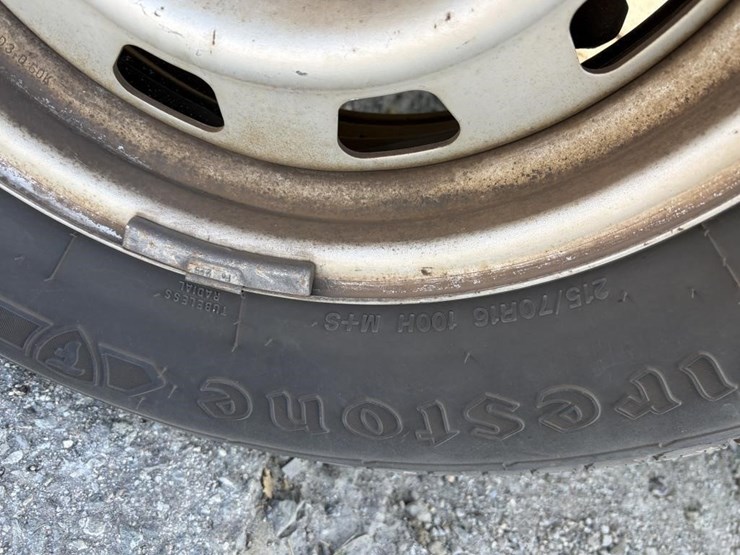 2011-chevrolet-colorado-image-24