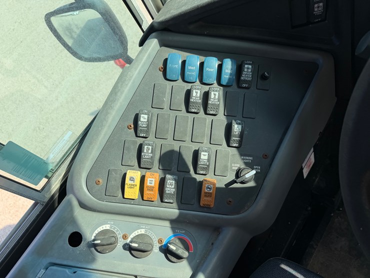 #294-•-2014-ic-corporation-bus-image-10