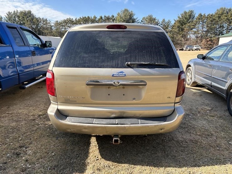 2002-chrysler-town-&-country-image-6