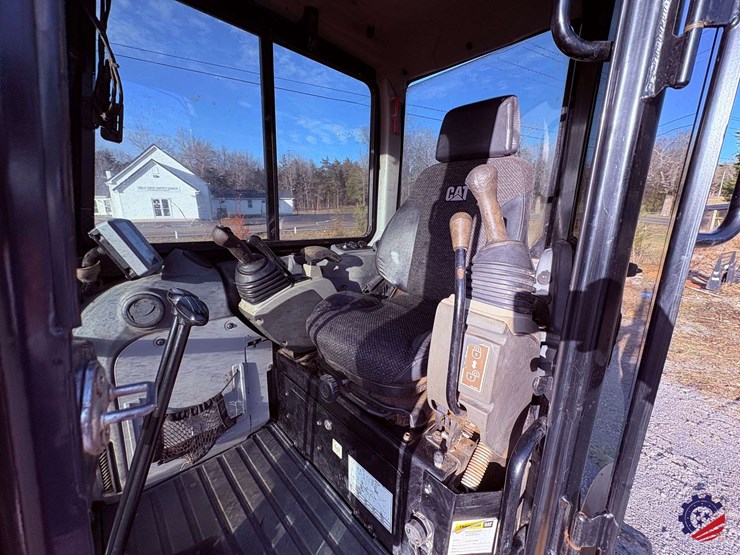 2016-cat-305e2-mini-excavator-image-74