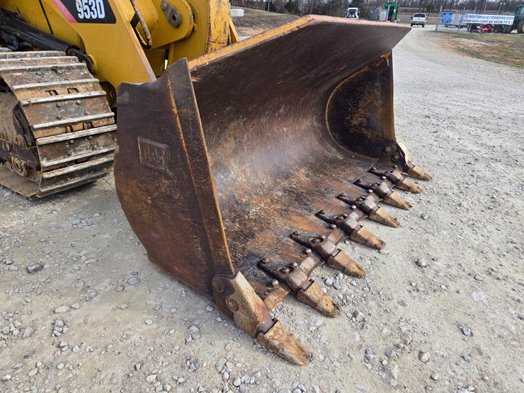 2015-caterpillar-953d-image-136