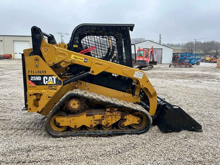 2016-caterpillar-259d-image-5