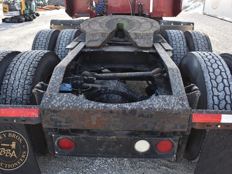 2004-peterbilt-379-image-26