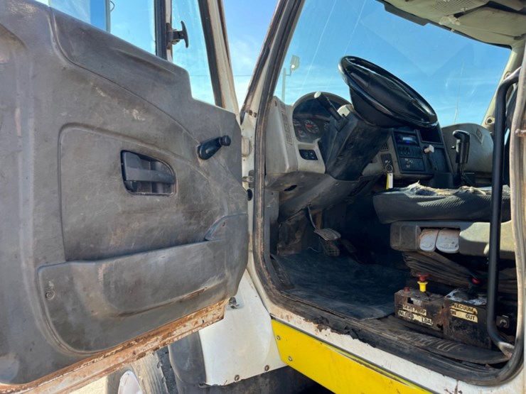 2008-international-workstar-7600-image-15