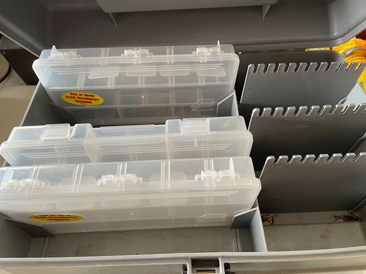 #7614-•-guide-series-tackle-box-image-6