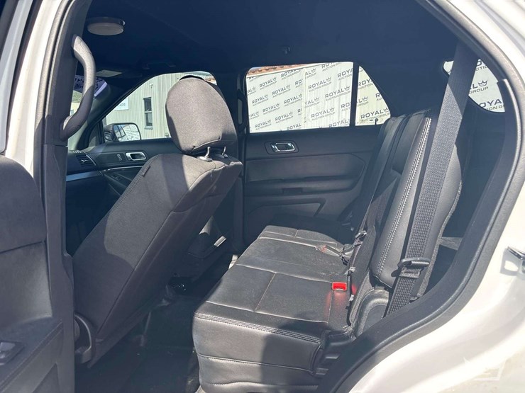 2018-ford-explorer-image-19