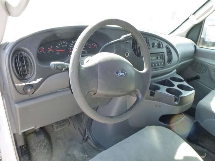 2006-ford-e350-image-8
