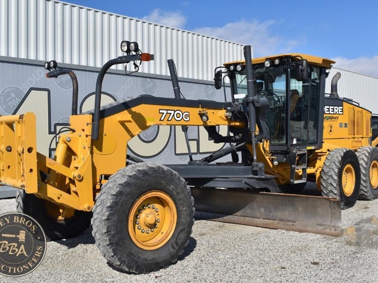 2013-deere-770g-image-1