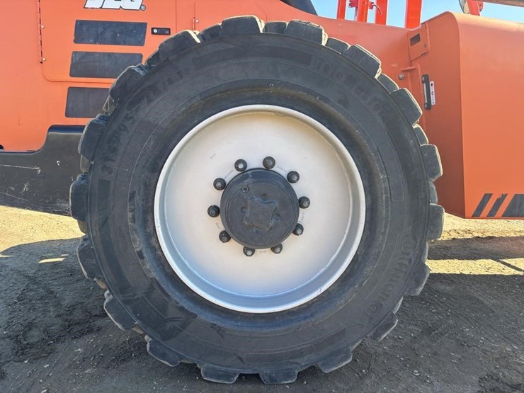 2018-jlg-8042-image-18