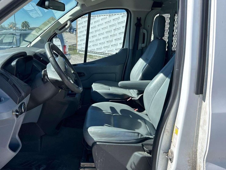 2015-ford-transit-image-12