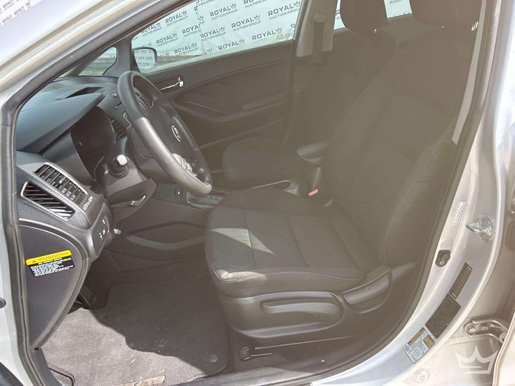 2016-kia-forte-sedan-image-12